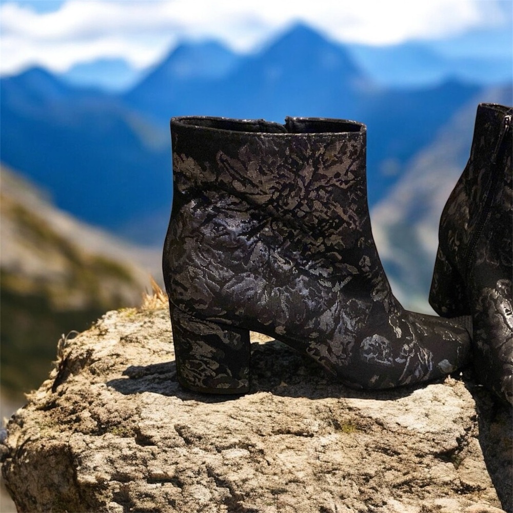 Jessica Simpson Ruella Black Ankle Booties with Chunky Heel